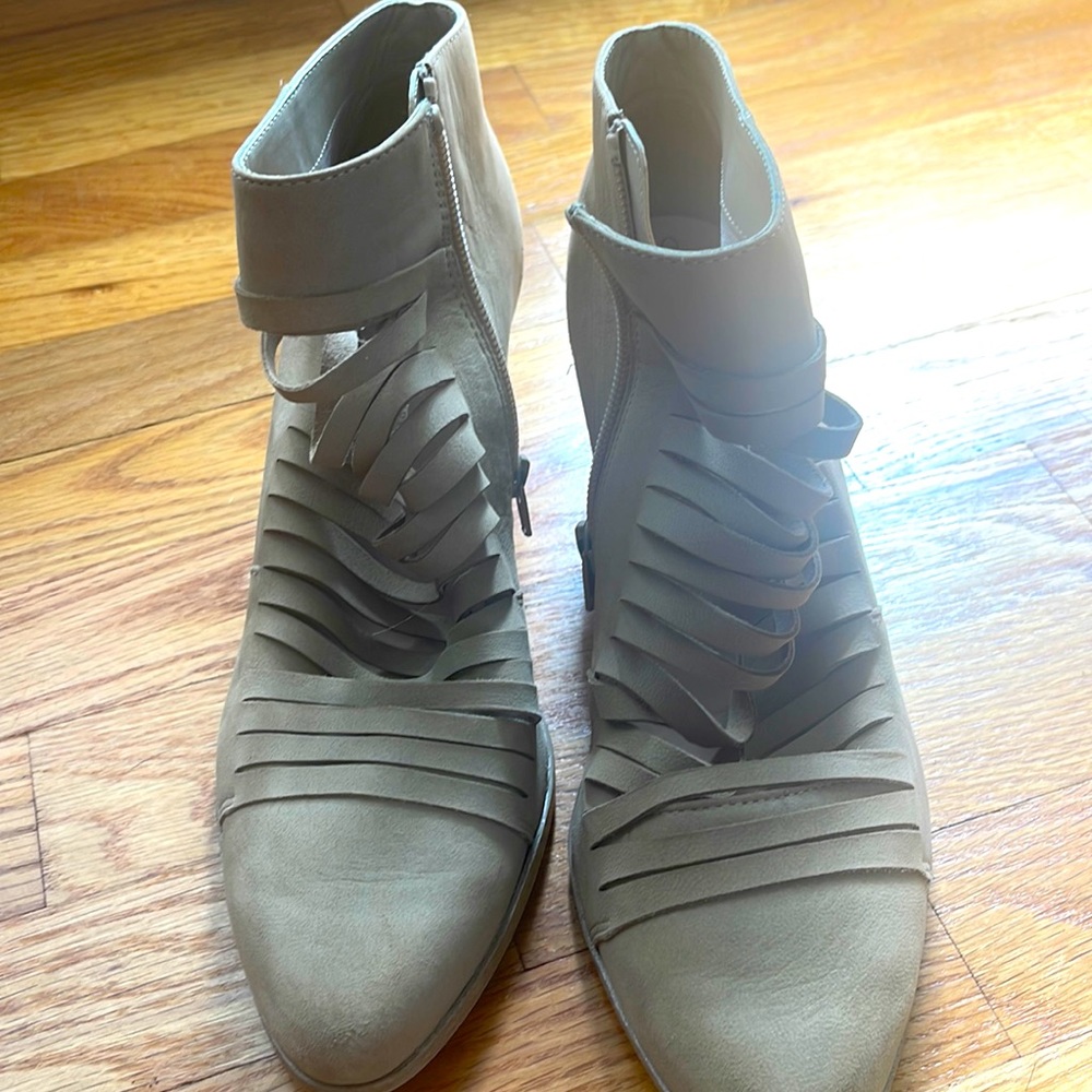 Sole Society Fray Boots Ankle Booties- light tan leather - perfect summer boot
